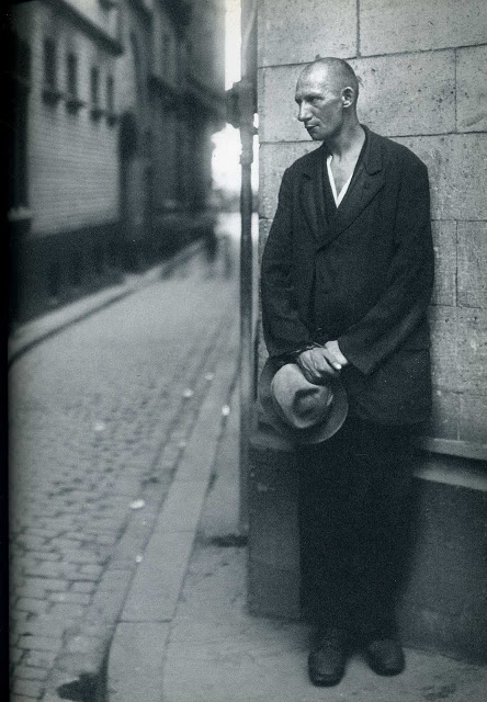 Beggar_August Sander_1920s