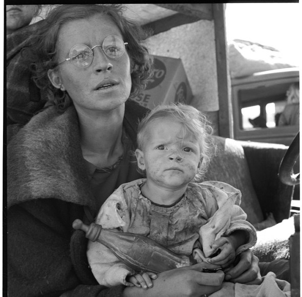 Photo by Dorothea Lange 1930s_Family on the road_Tulelake California