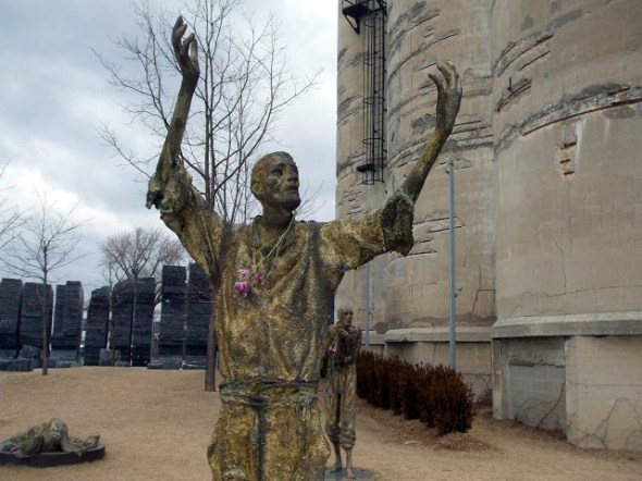 ZP_The Jubilant Man, a sculpture by Rowan Gillespie at Ireland Park in Toronto_The Irish Potato Famine, known as An Gorta Mór or The Great Hunger, occurred between 1845 and 1852.  30,000 forced-out or fleeing Irish arrived in Toronto during 1847 alone - their numbers being greater than the actual population of Toronto at the time.