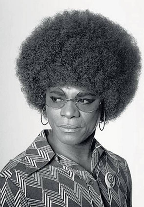 ZP_Samuel Fosso_From the series Autoportraits des années 70_Selfportrait as Angela Davis