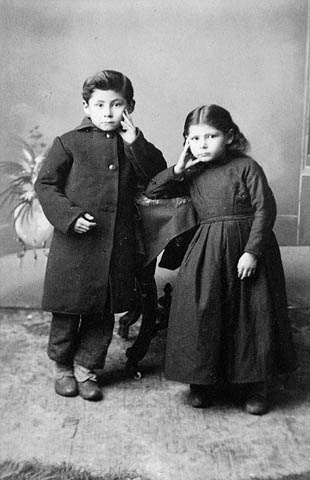 Les enfants de Louis Riel après sa mort_1888_Jean-Louis et Angélique Riel