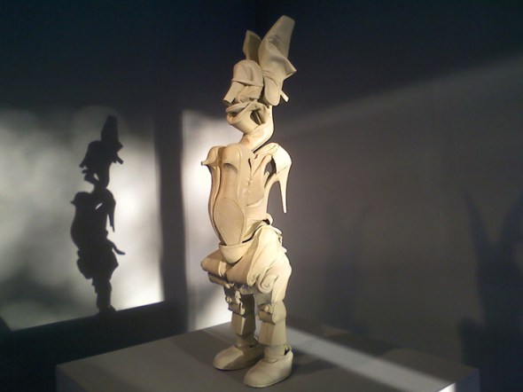 Willie Cole_Downtown Goddess_a sculpture in women's shoes