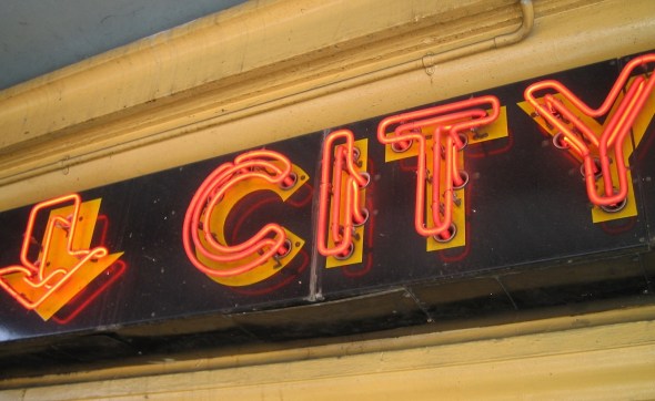 Melbourne_Neon sign for City Hatters below Flinders Street Station_September 2014