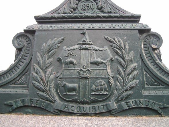 Melbourne_plaque on the bridge over the Yarra River where St.Kilda's Road meets Flinders Street_Vires Acquirit Eundo_It gathers strength by going_from Virgil's Aeneid