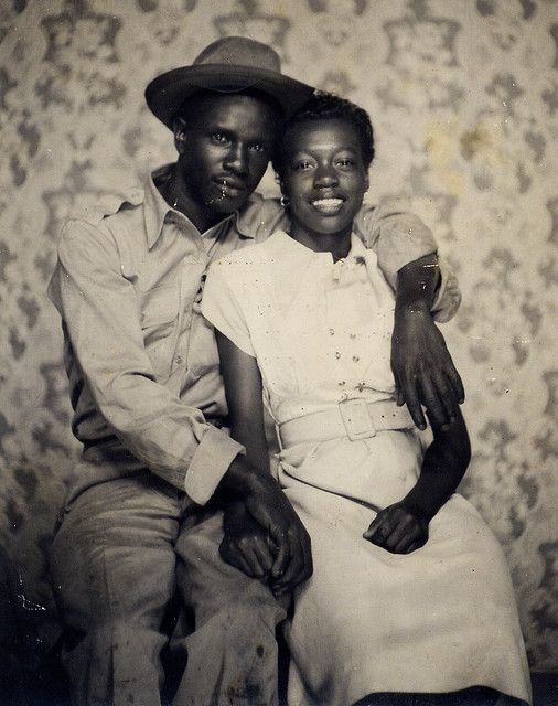 Loving couple_probably 1940s