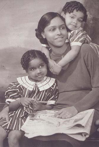 Mother and her children_1930s