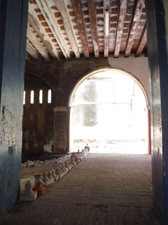 Detrás del Museo La Periquera en Holguín_Cuba_mayo de 2016