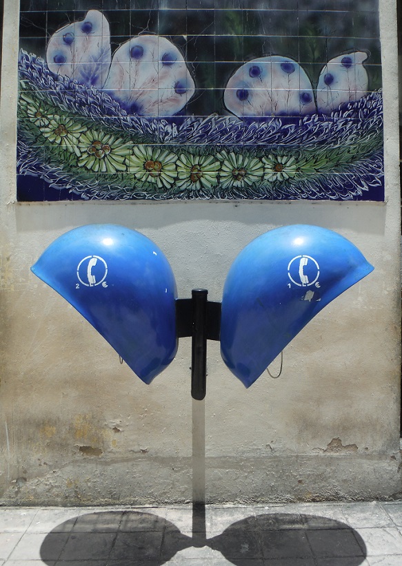 Teléfono público_Public telephones_Holguín_Cuba_mayo de 2016